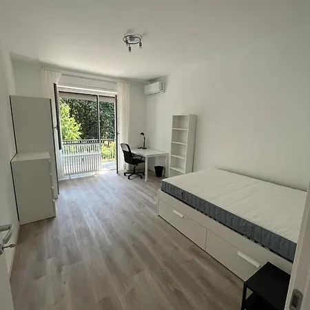 Formula 1 Apartment Apartment *